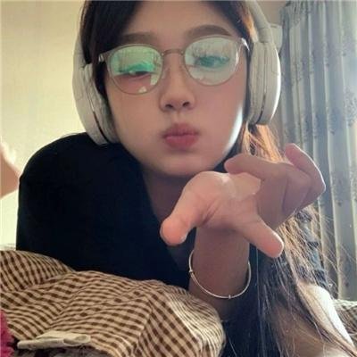 果儿满山红海报